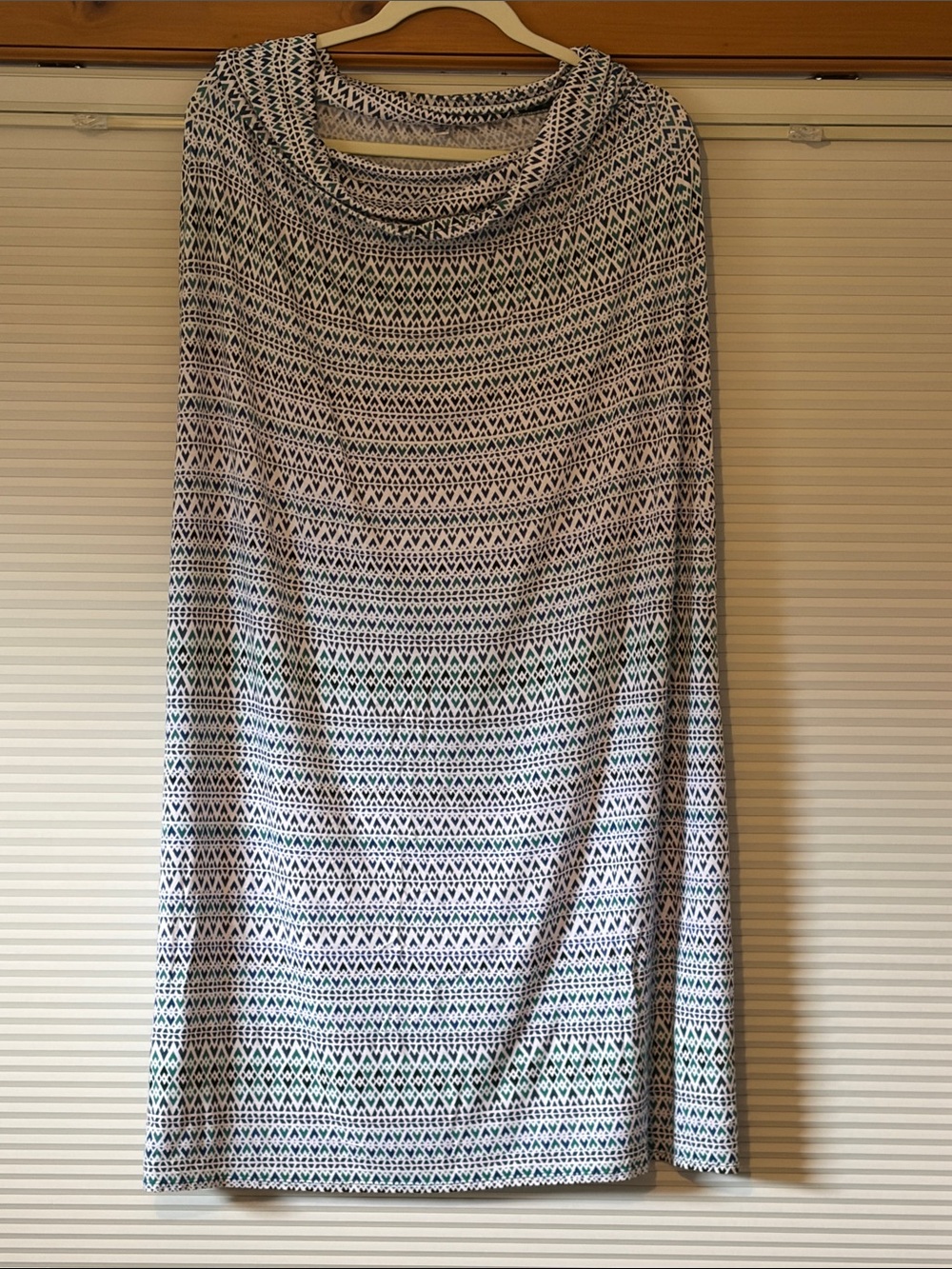 Max Studio Black and White Geometric Maxi Skirt